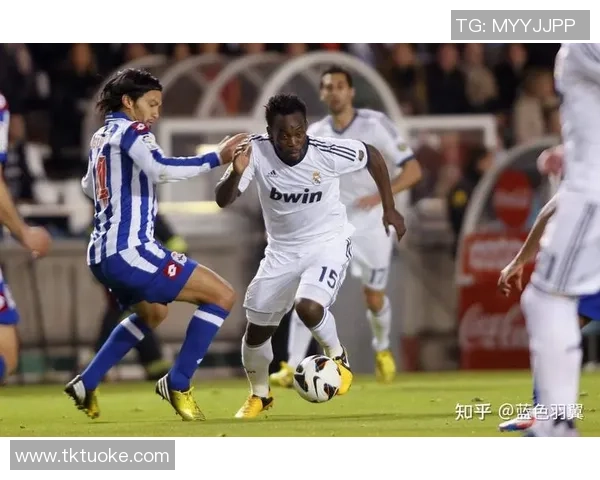 加纳足球明星非洲野牛的传奇故事与辉煌成就揭秘