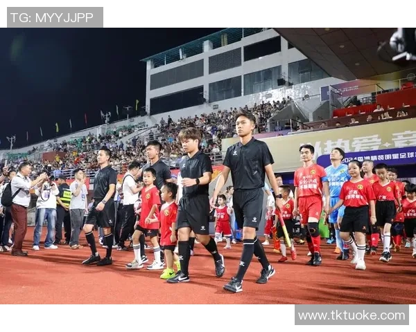 足球明星手机主题打造你的专属球场风格尽享足球魅力与个性化体验